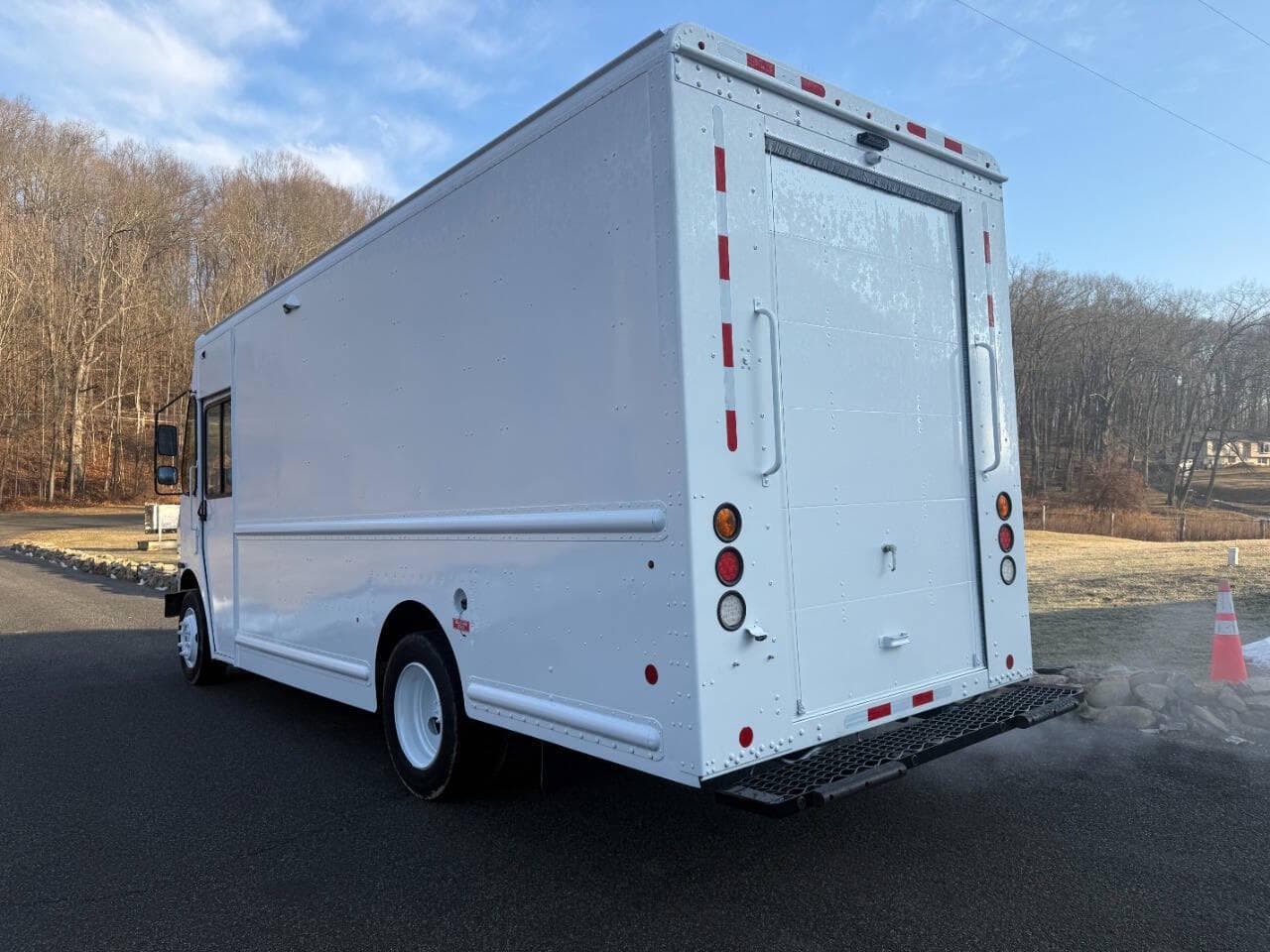 2021 Freightliner MT45 image 3