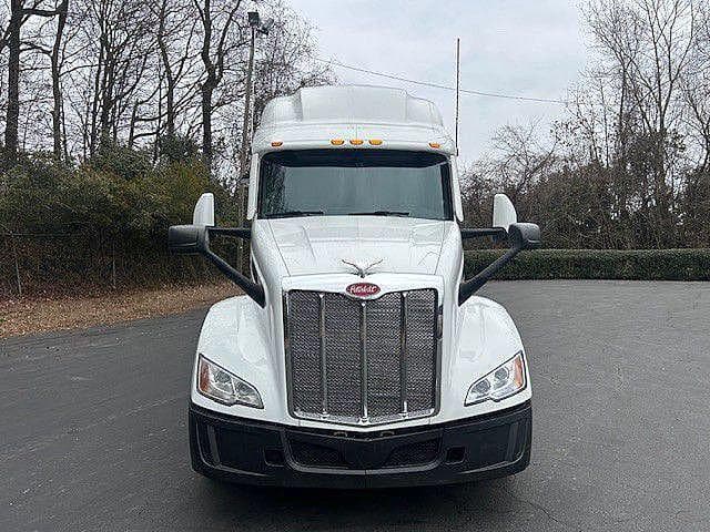 2023 Peterbilt 579 image 2