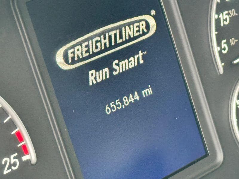 2021 Freightliner Cascadia image 27