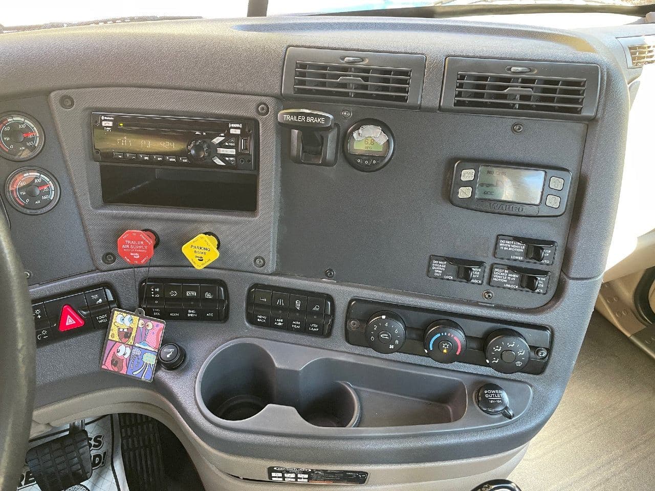 2020 Freightliner Cascadia 125 image 25