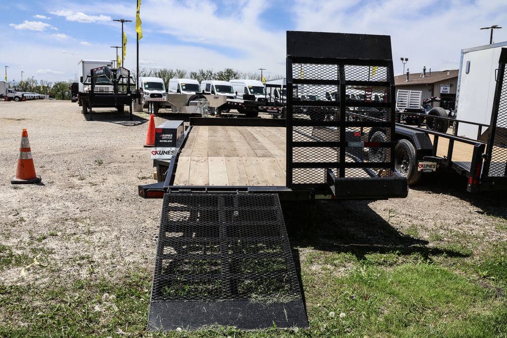2025 Redi Haul Trailer RH12-17EB Skid Loader Eqiuiment Trailer image 15