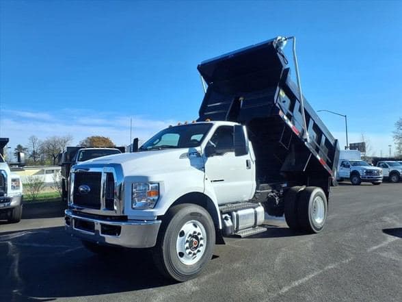 2027 Ford F750 XL SD image 14