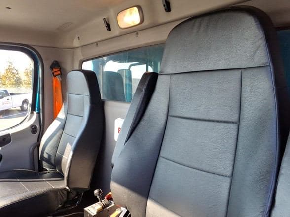 2023 Freightliner 114SD image 10