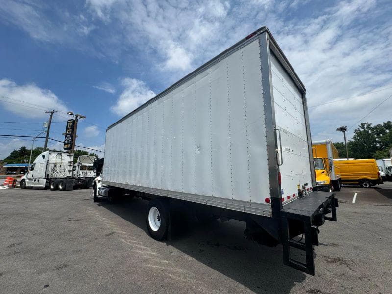 2017 International 4300 image 13