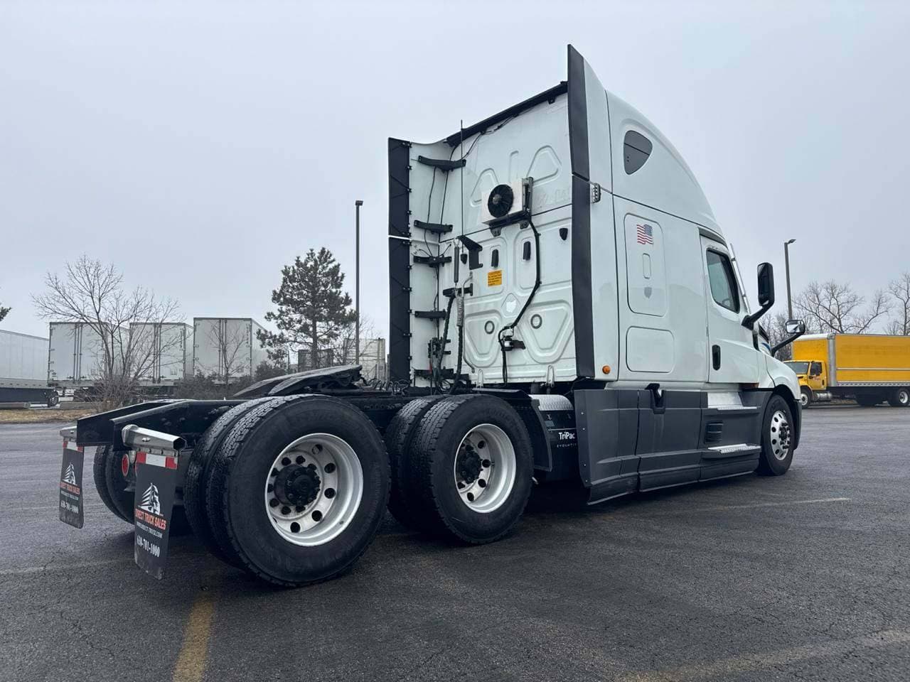 2022 Freightliner Cascadia 126 image 4