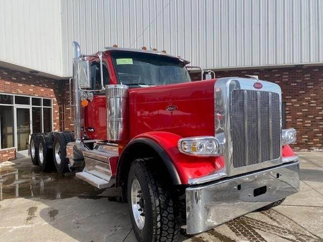 2027 Peterbilt 589 image 2