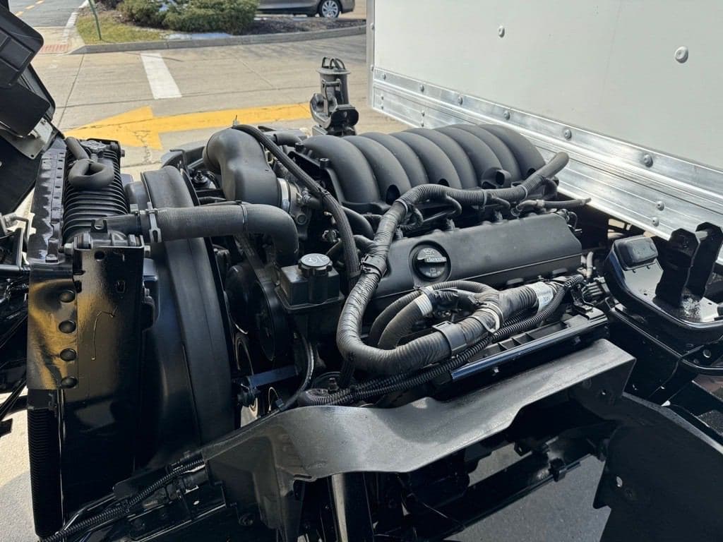 Used 2023 CHEVROLET Box Truck - Straight Truck, Contractor Truck, Cabover Truck - COE - LOW CAB FORWARD 4500 HD For Sale image 9