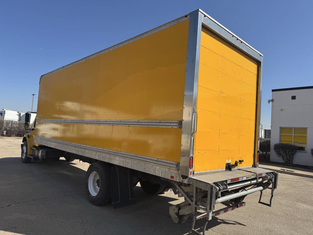 2019 Freightliner M2 106 image 8