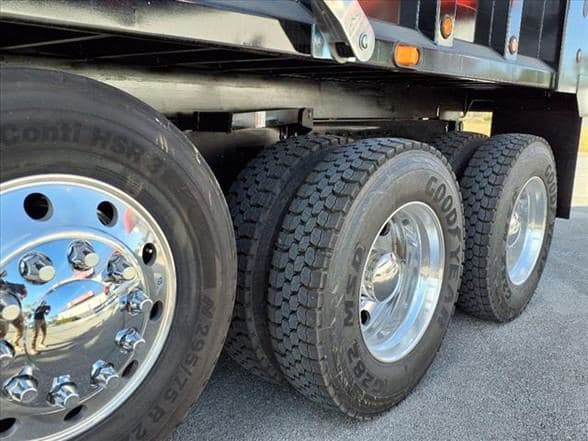 2026 Kenworth T880 image 38