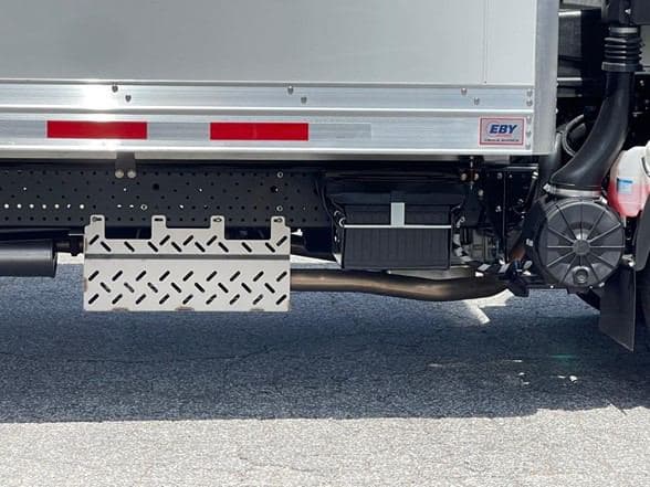 2025 Isuzu NRR image 19