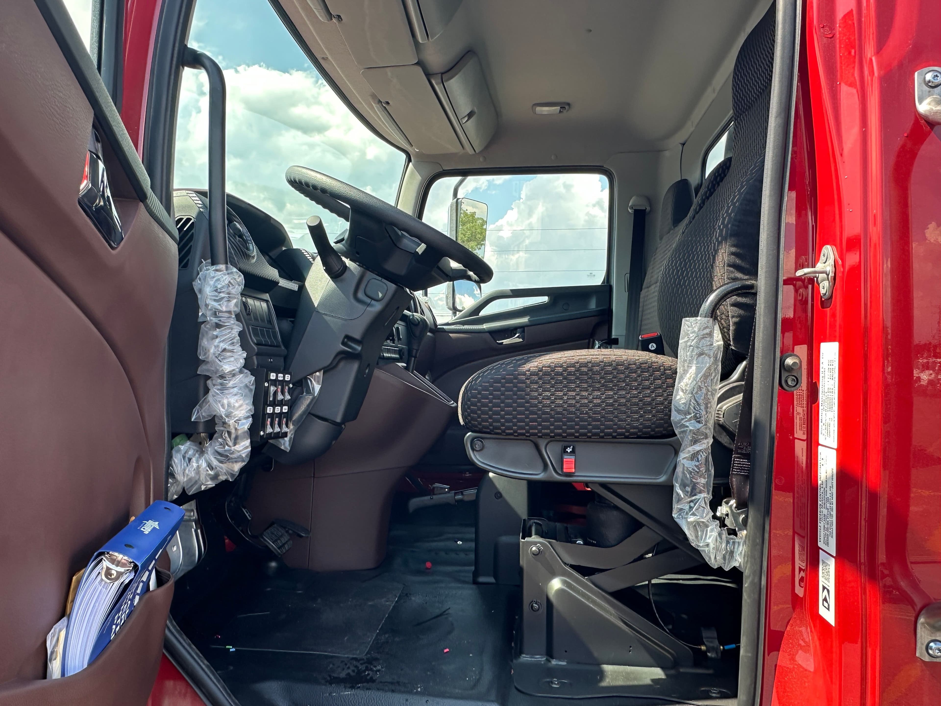 2025 Hino L6 WITH A CENTURY 21.5' STEEL CARRIER  (SK#: 6239C) image 12