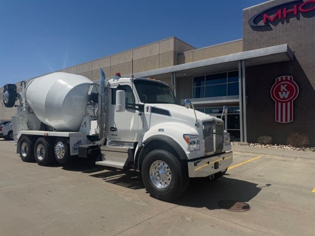 New 2026 KENWORTH T880 image 14