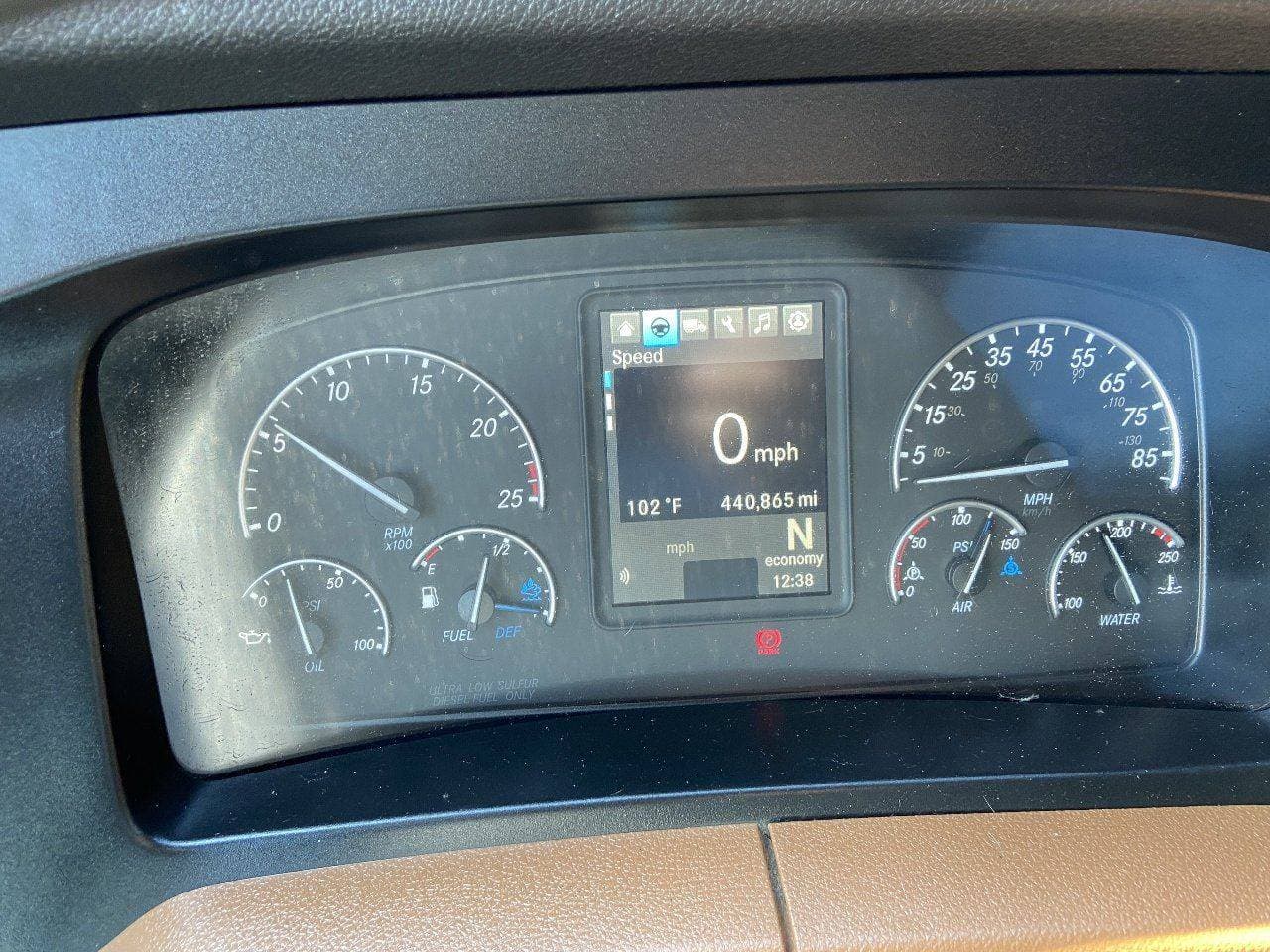 2021 FREIGHTLINER Cascadia CA126 Tandem Axle Sleeper image 10