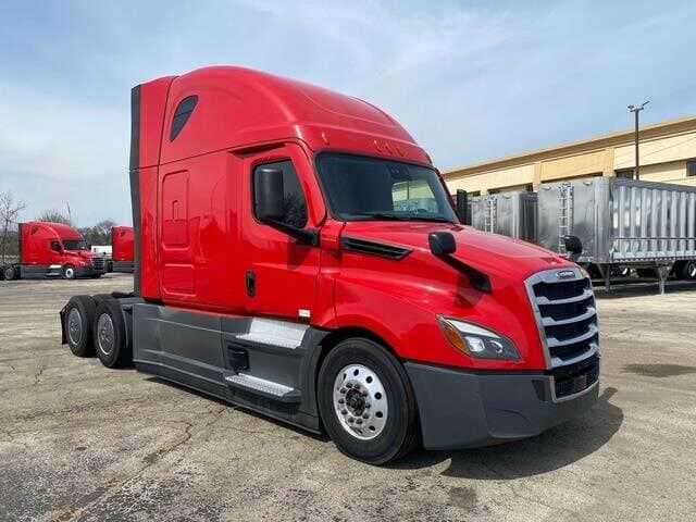 Used 2023 Freightliner Cascadia Conventional - Sleeper Truck in Willowbrook, IL image 2