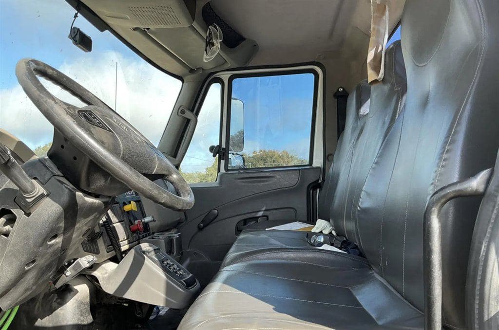 2018 International 4300 image 7