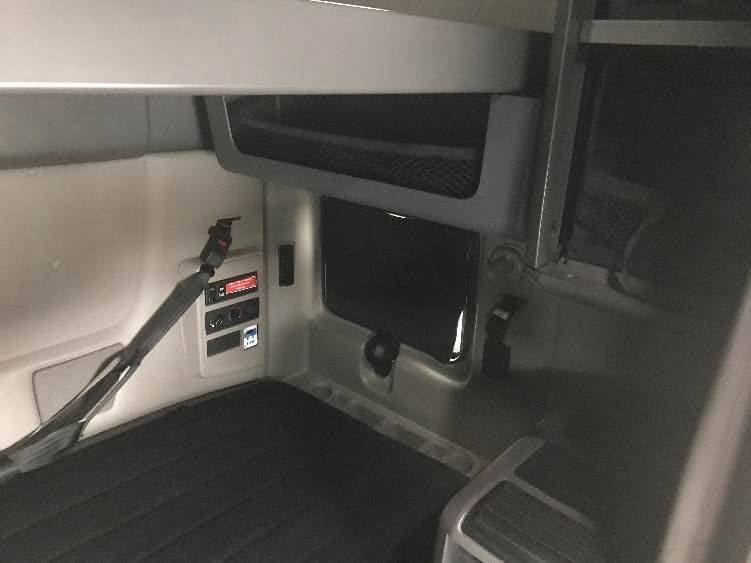 2023 International LT62F image 13
