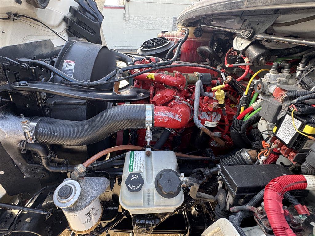 2016 Freightliner M2 106 image 42