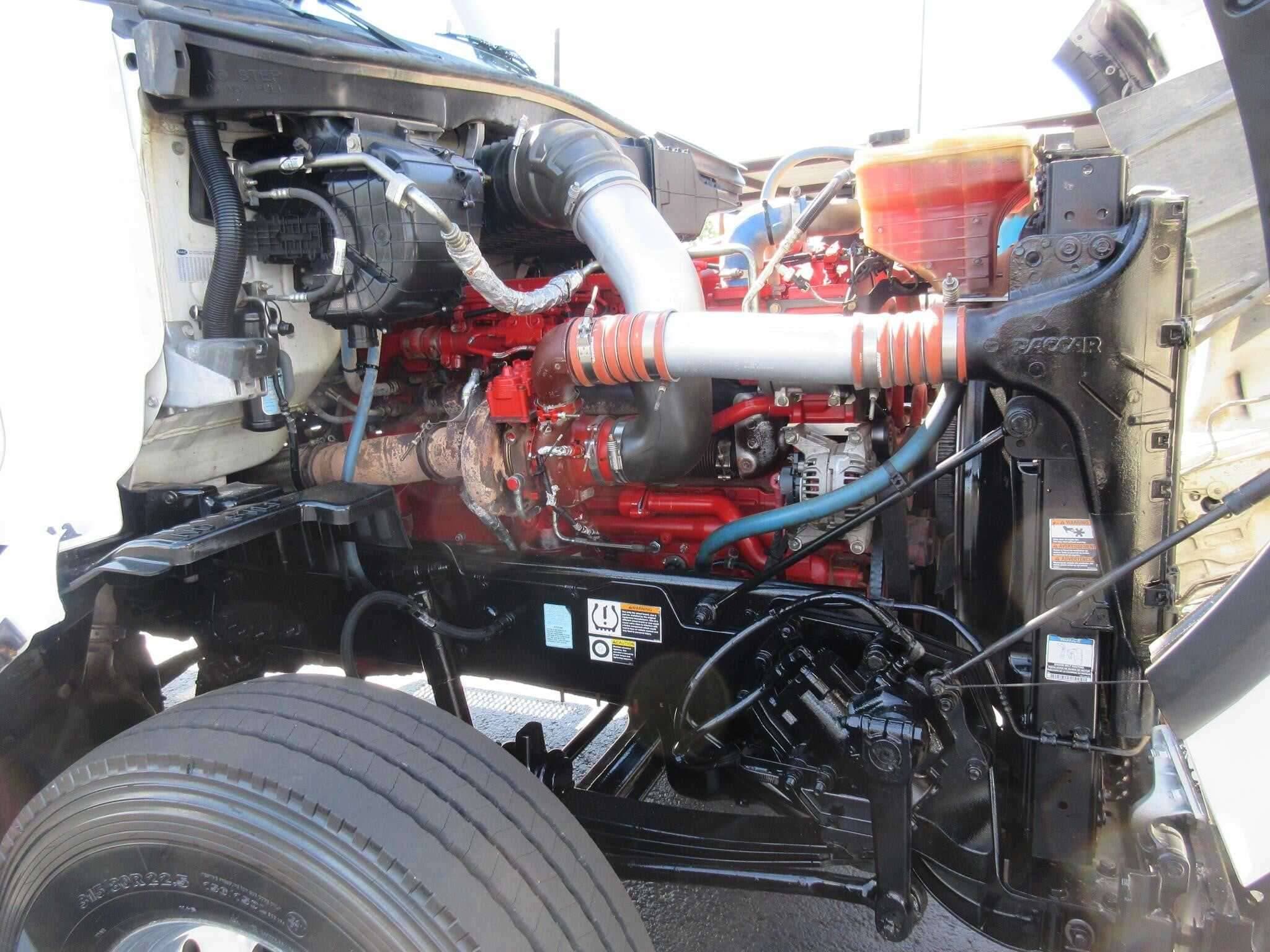 2019 Peterbilt 567 image 21