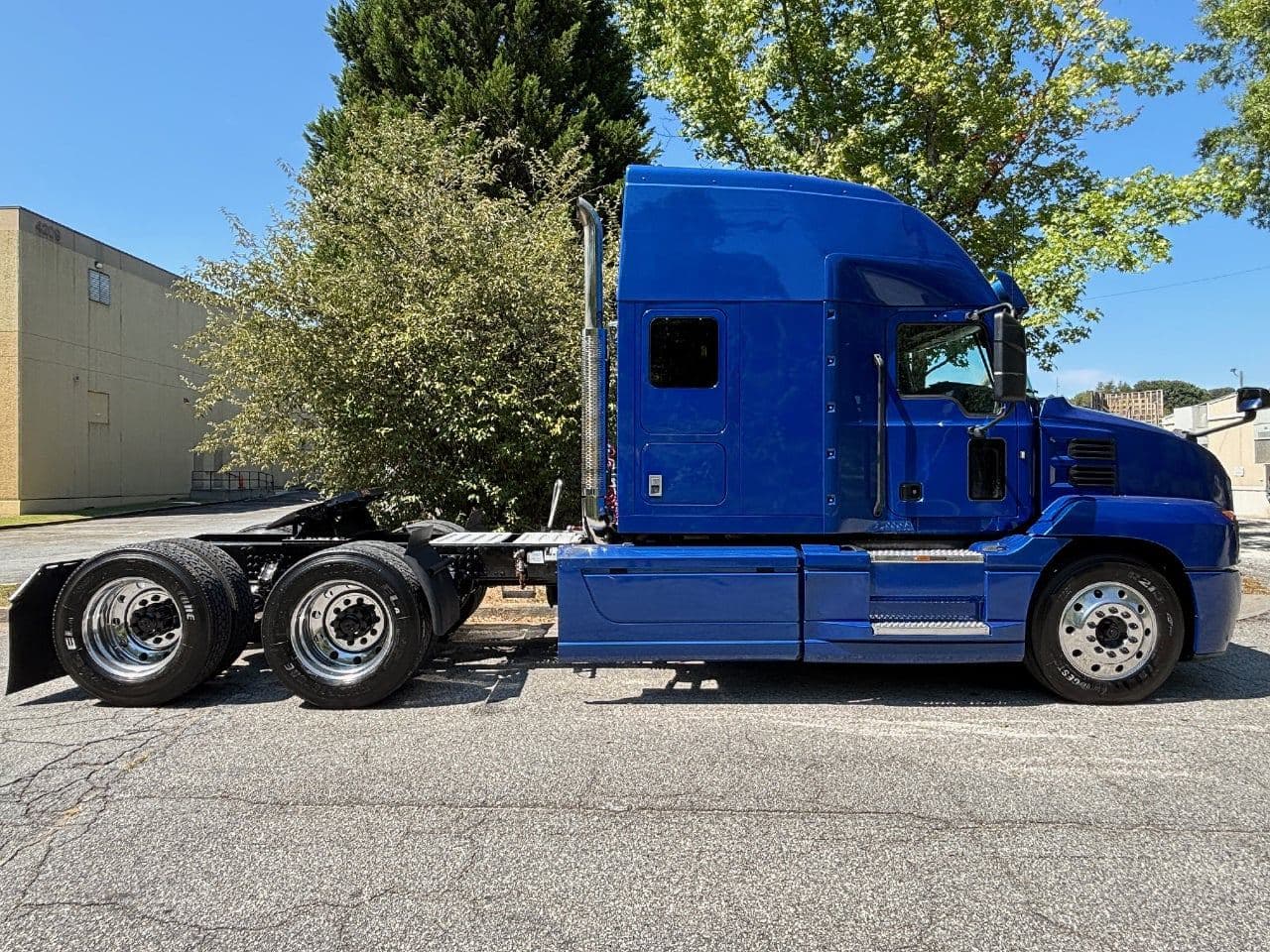 2019 Mack Anthem image 5