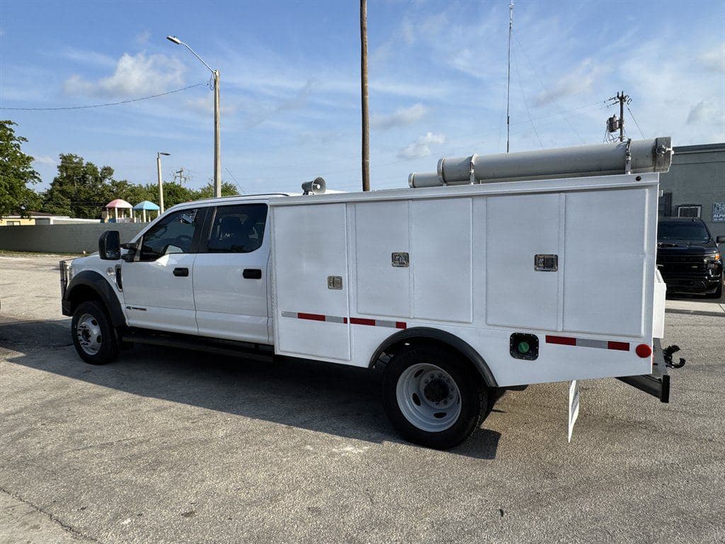 2018 Ford F550 image 10
