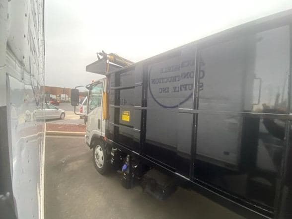 2024 Isuzu NRR image 2