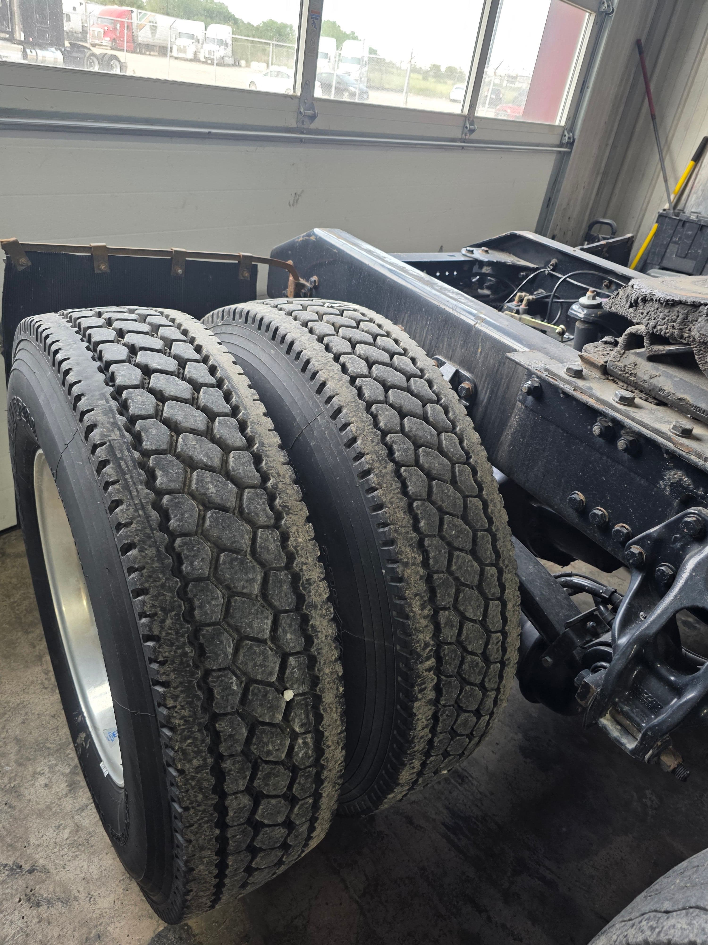 2018 Kenworth T680 image 10