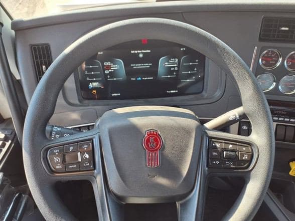 2025 Kenworth T880 image 18