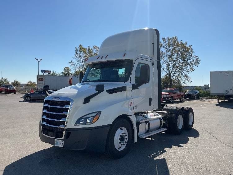 2019 Freightliner Cascadia image 3