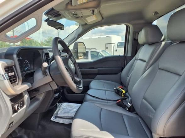 2025 Ford F600 image 13