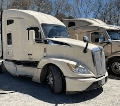 2022 Kenworth T680 image 2