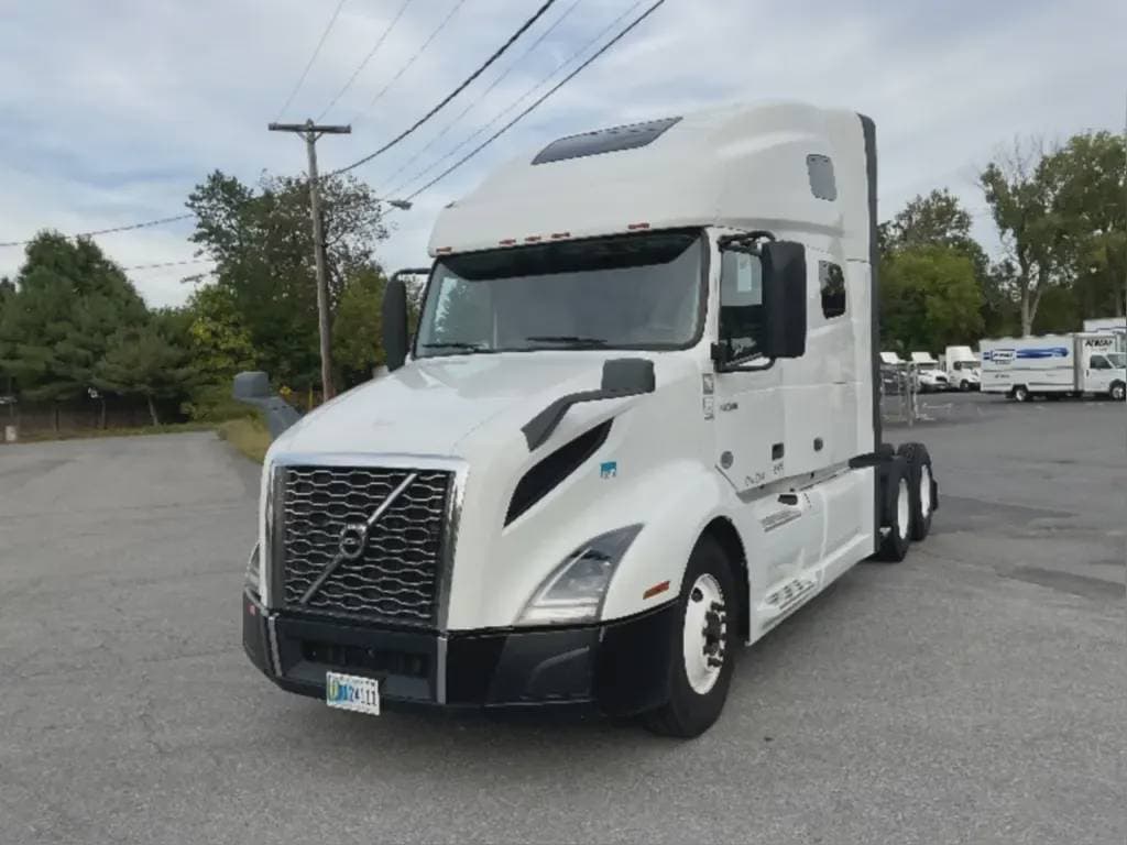 2022 Volvo VNL image 3