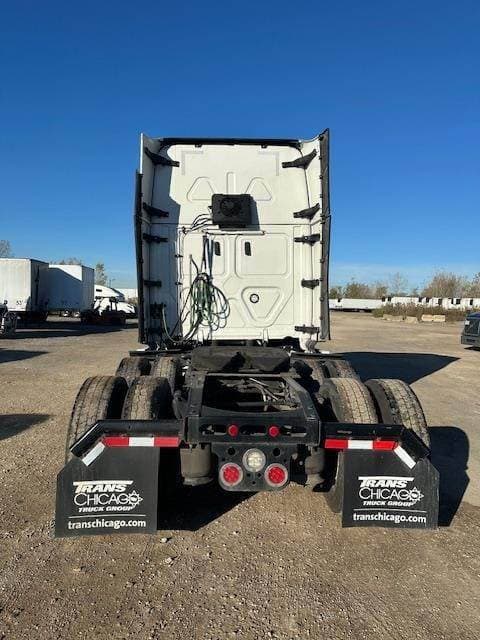 2023 Freightliner Cascadia 126 image 2