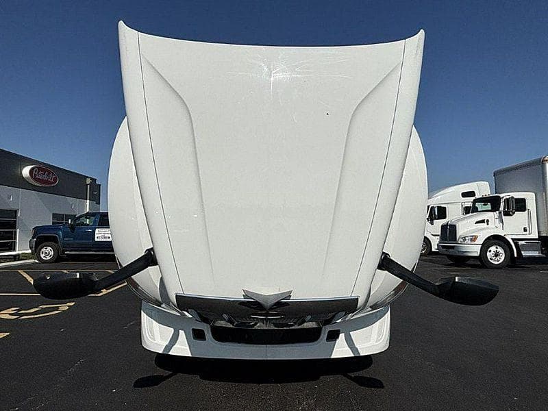 2024 Peterbilt 579 image 8