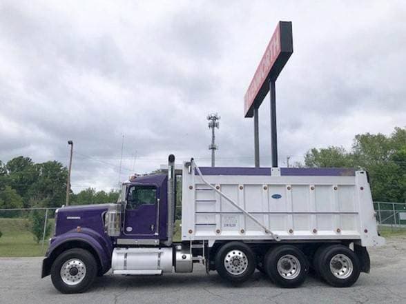 2021 Kenworth W900 image 2