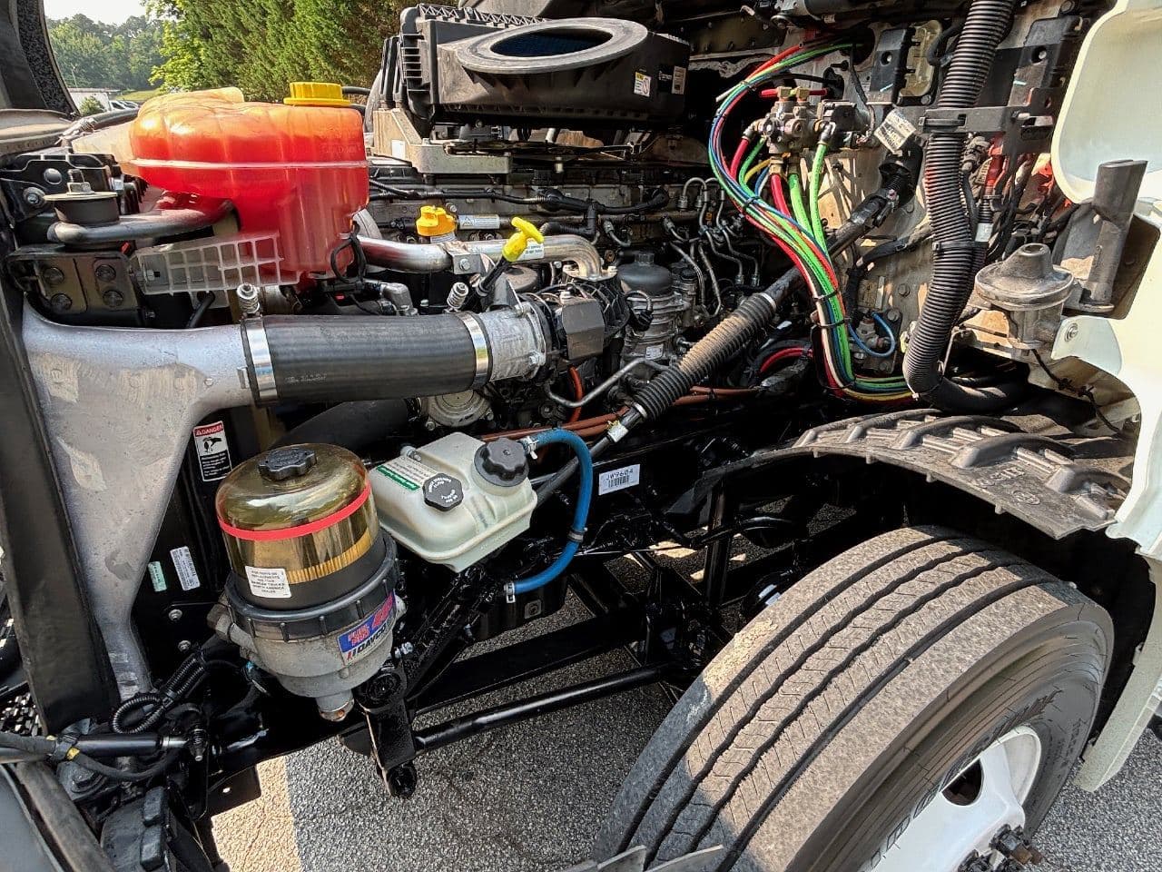 2018 Freightliner Cascadia 126 image 11