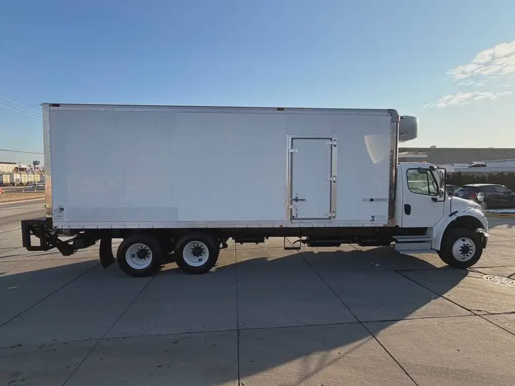 Used 2015 FREIGHTLINER Reefer/Refrigerated Truck, Expeditor-Hotshot, Catering Truck - Food Truck - BUSINESS CLASS M2 106  image 8
