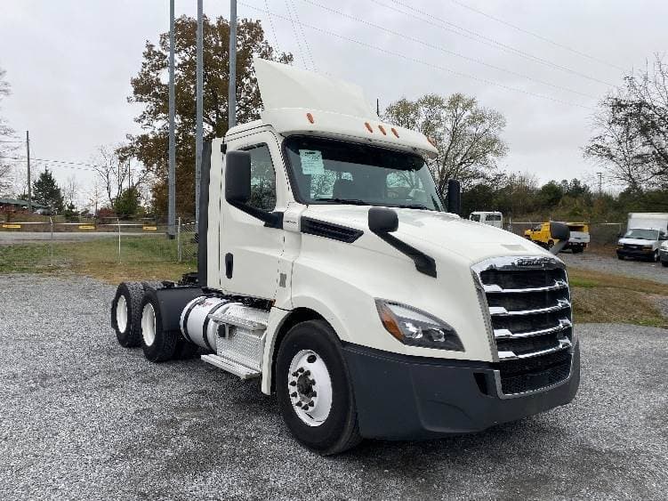 2019 Freightliner Cascadia 126 Day Cab Truck - 435HP, 12 Speed Automatic image 1