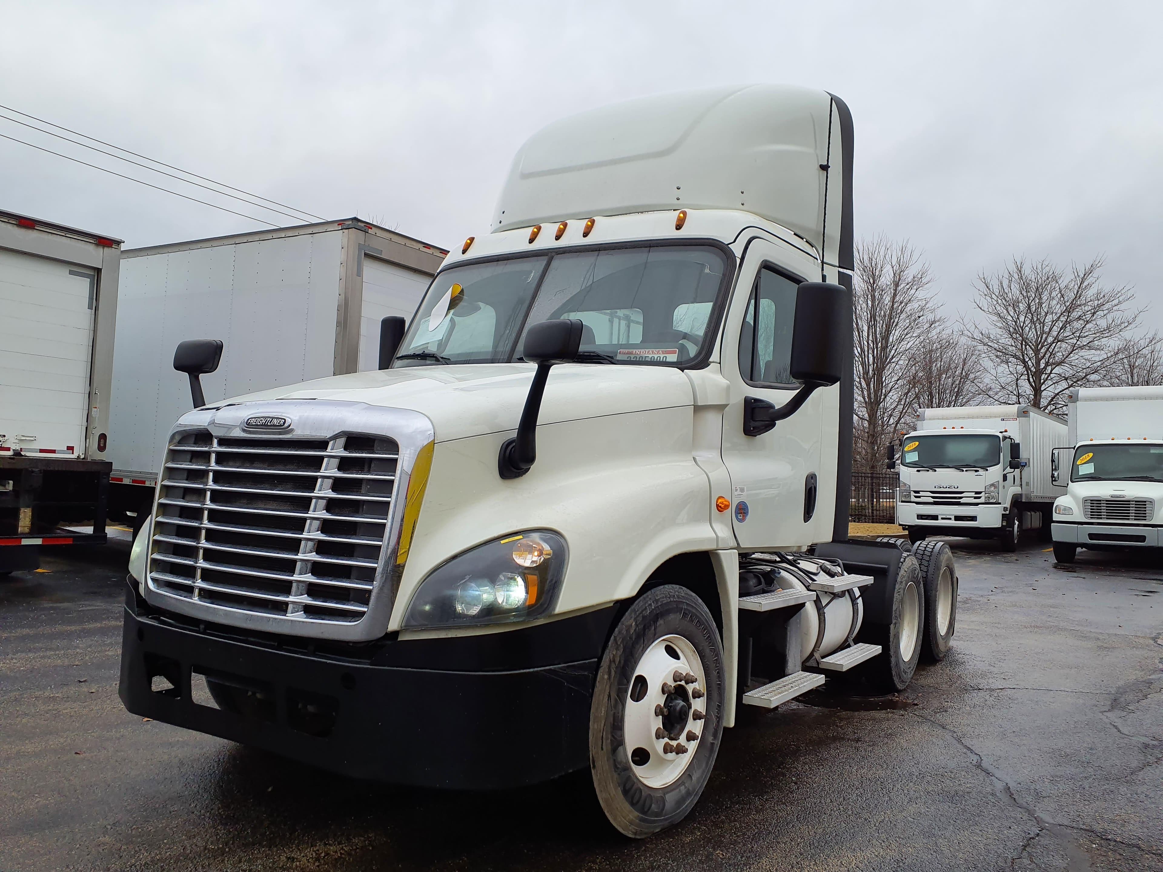 Used 2019 FREIGHTLINER/MERCEDES Conventional - Day Cab - CASCADIA 125 image 1