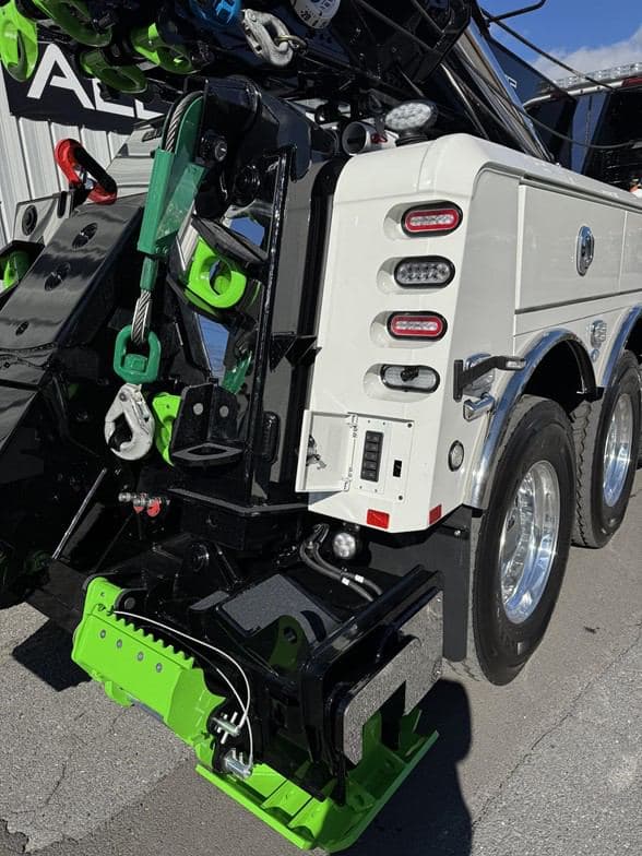 2026 Kenworth W990 image 28