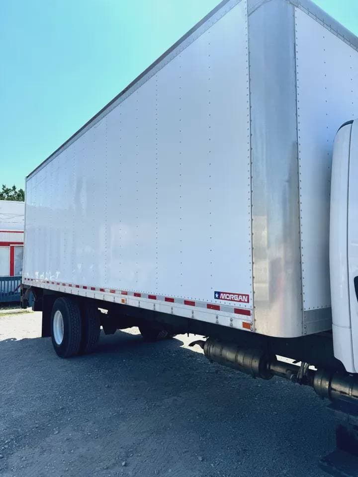 2017 Freightliner M2 image 4