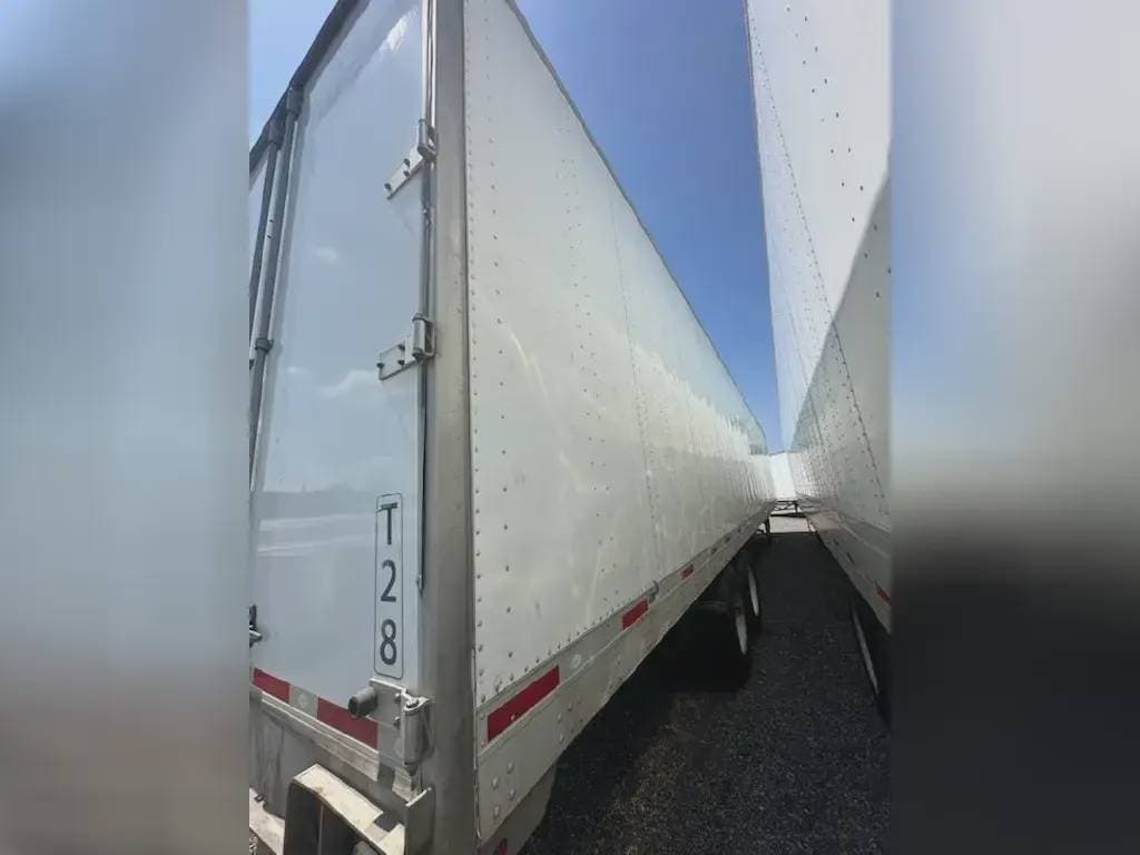2019 Utility 4000D-X image 2