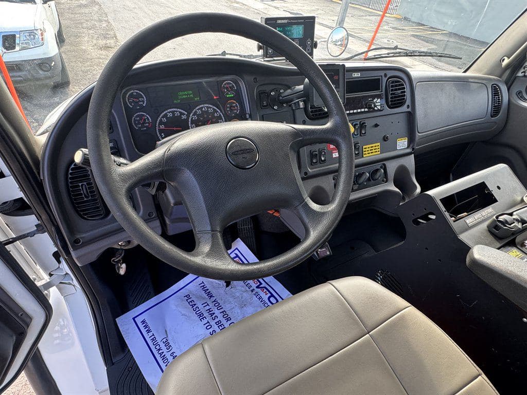 2018 Freightliner M2-106 image 68