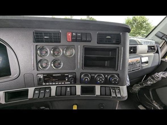 2025 Kenworth T880 image 26