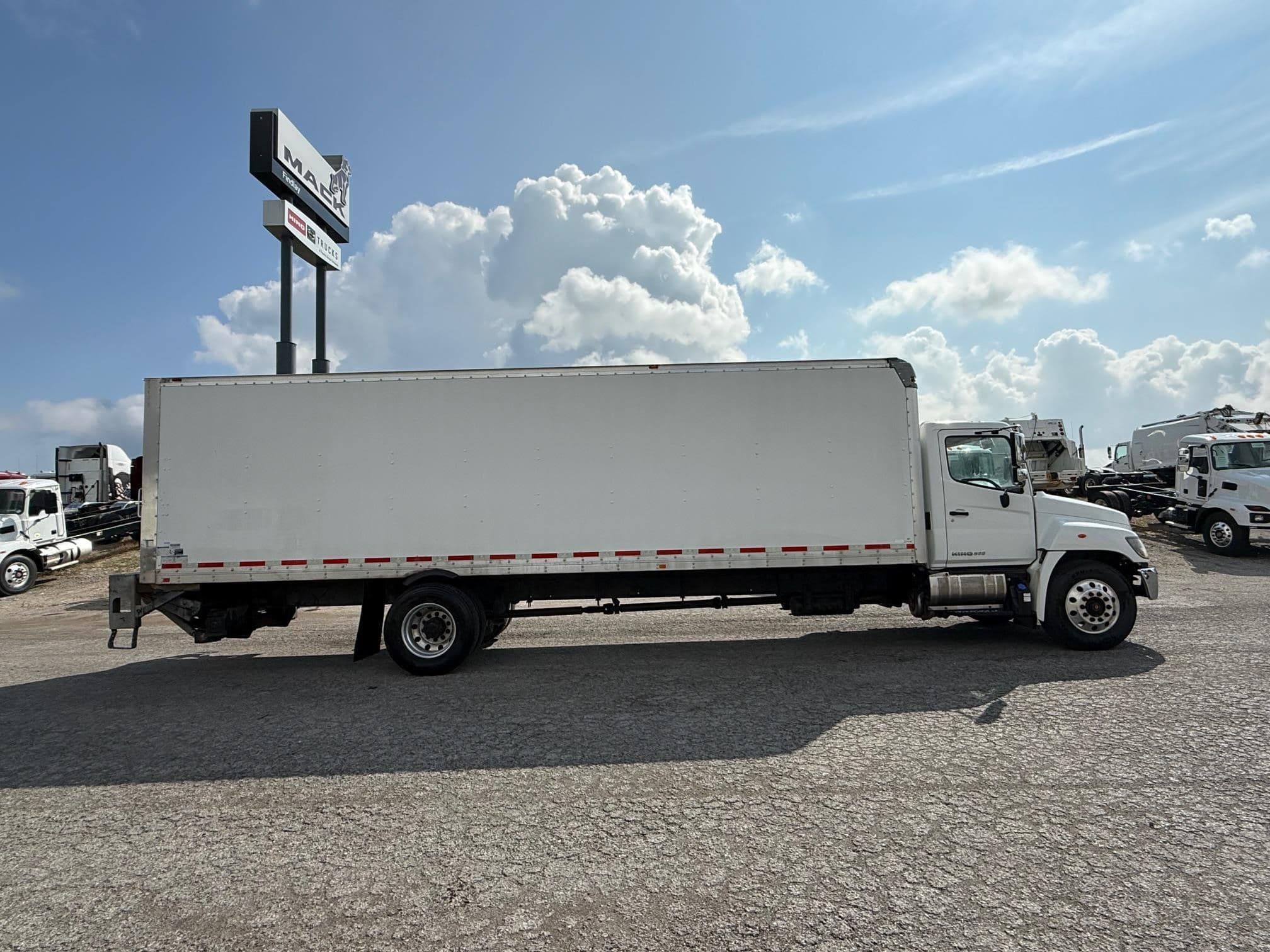 2017 HINO 268A 112996 image 6