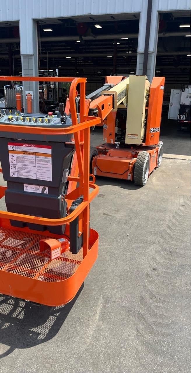 2015 JLG E300AJP PL8114 image 5