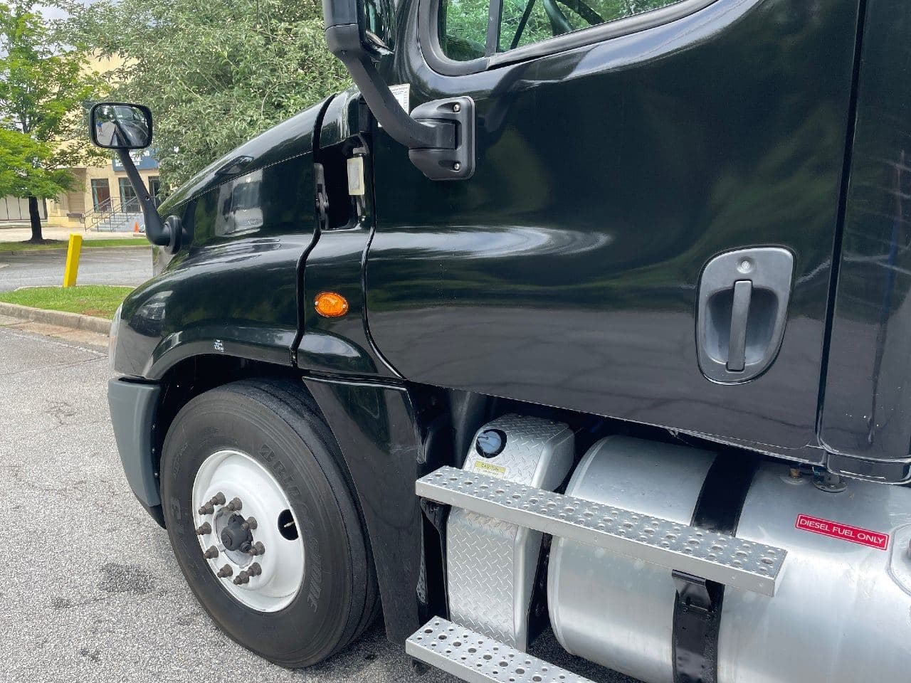 2018 Freightliner Cascadia 125 image 10