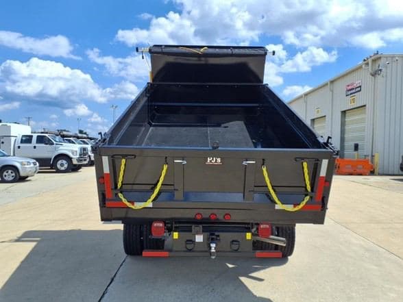 2025 Ford F600 image 7