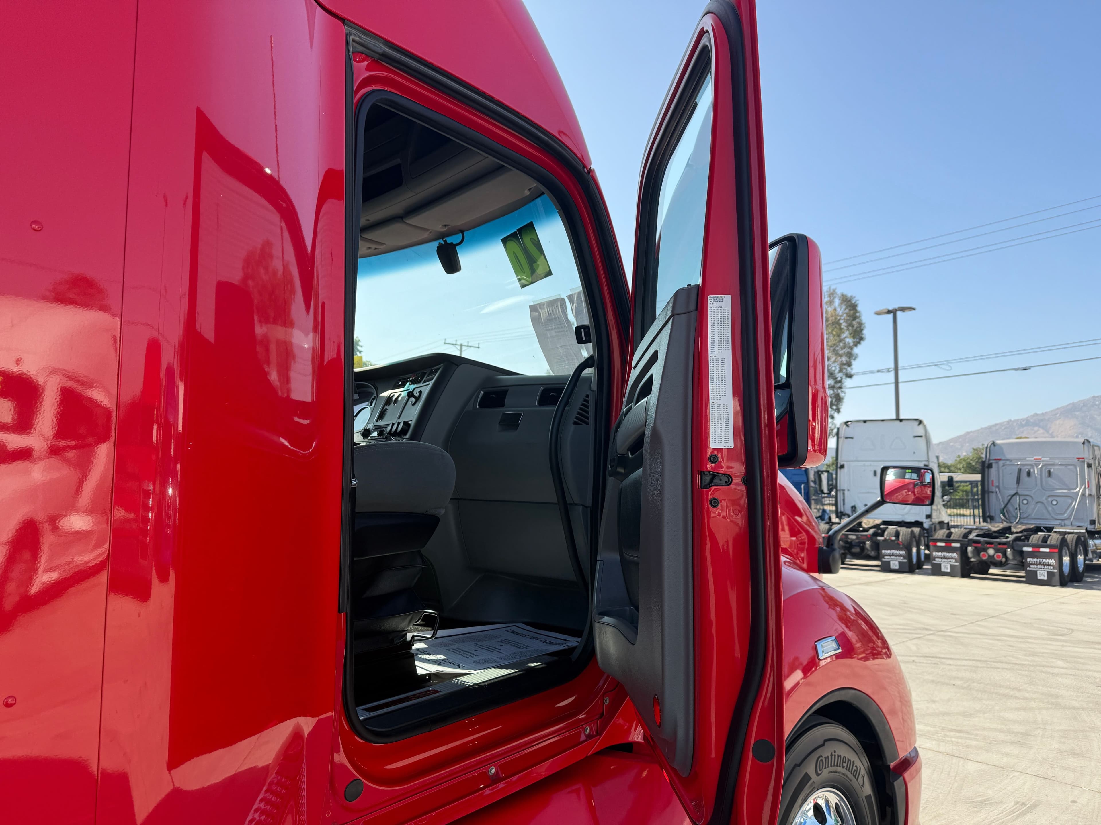 2020 Kenworth T680 image 19