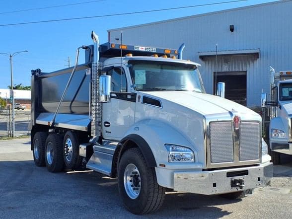 2026 Kenworth T880 image 1