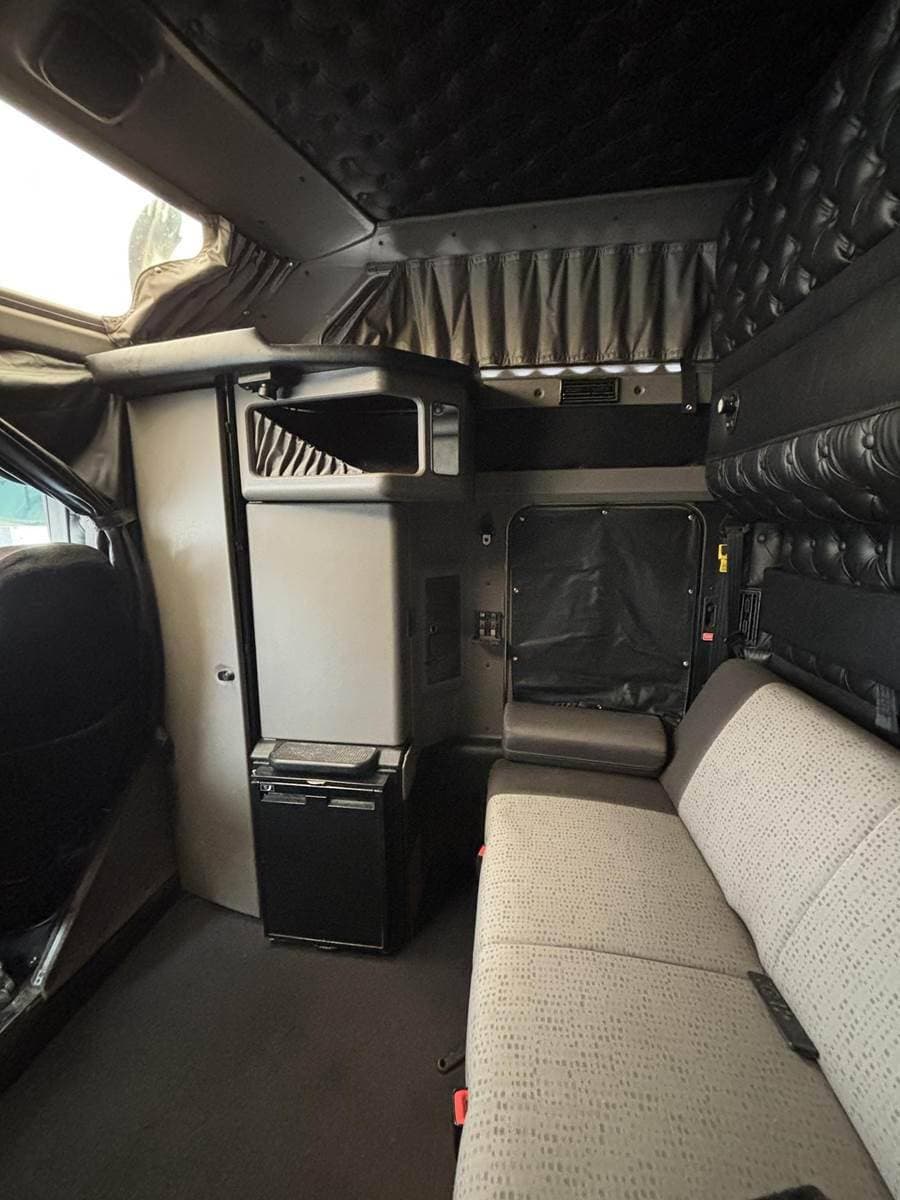 2019 Kenworth W9 Series image 9